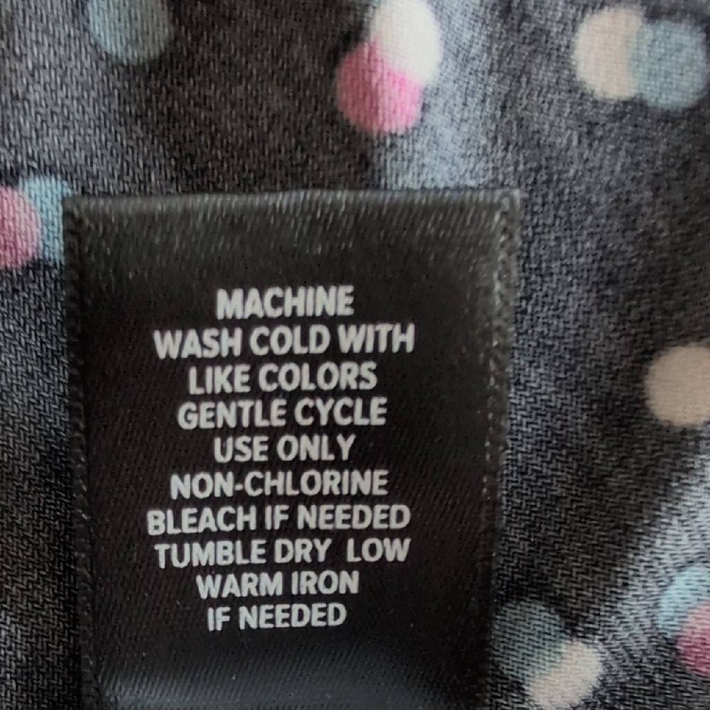 Black Floral Wrap Dress with Pink Accents - Brand - Picture 11 of 13